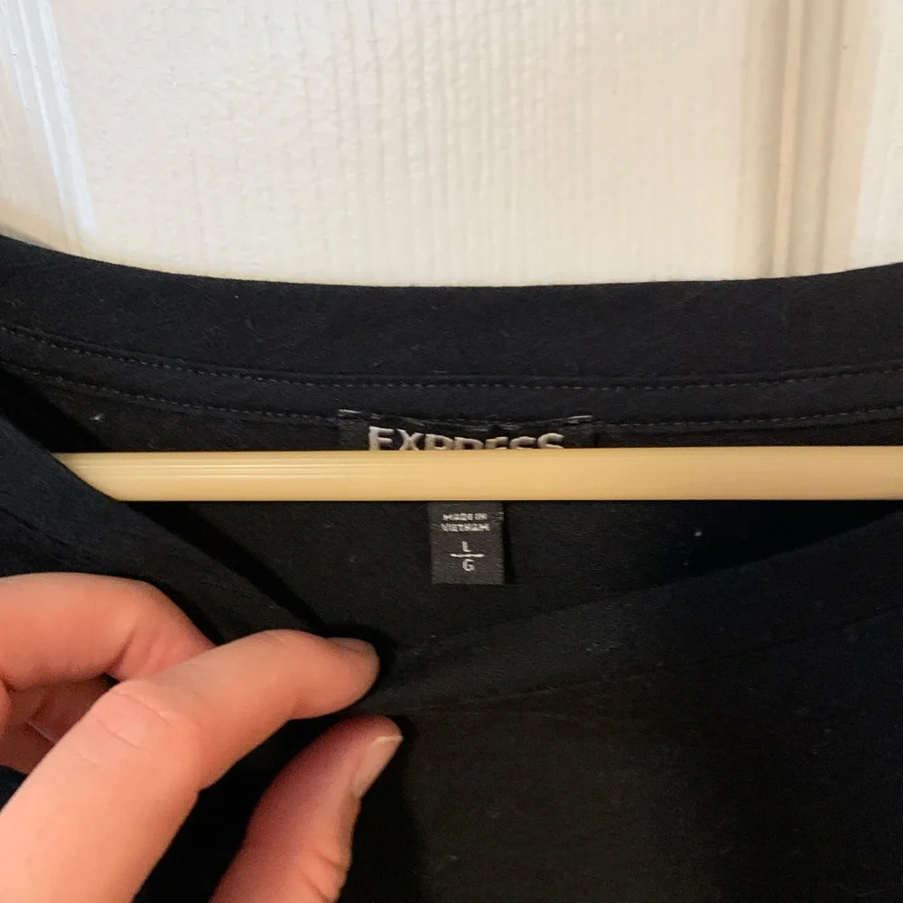 Express black blouse - Picture 4 of 5